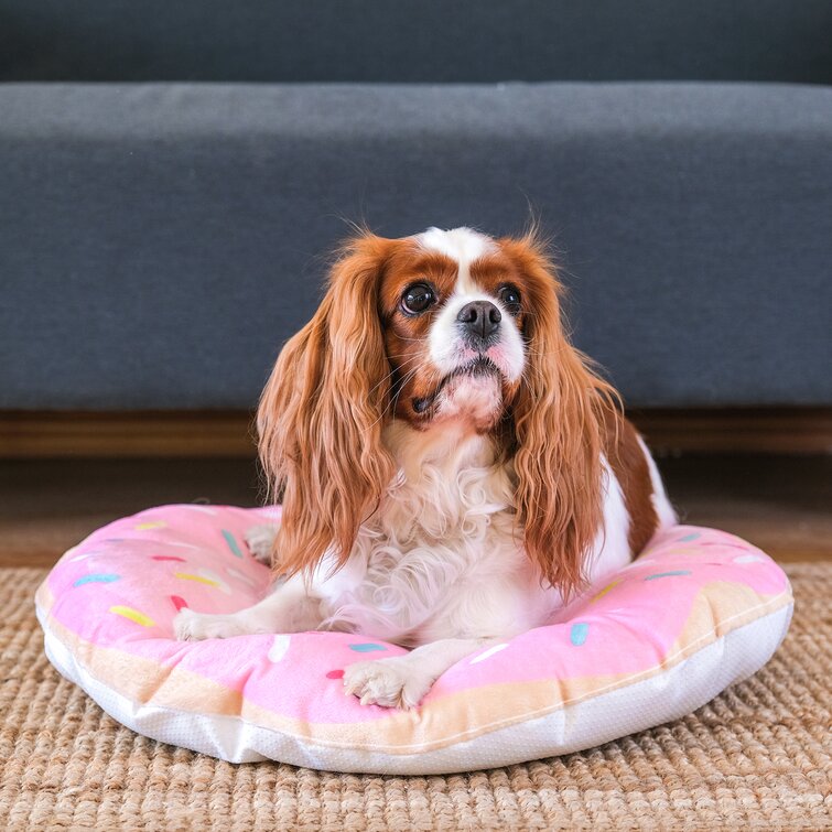 Donut print hot sale dog bed